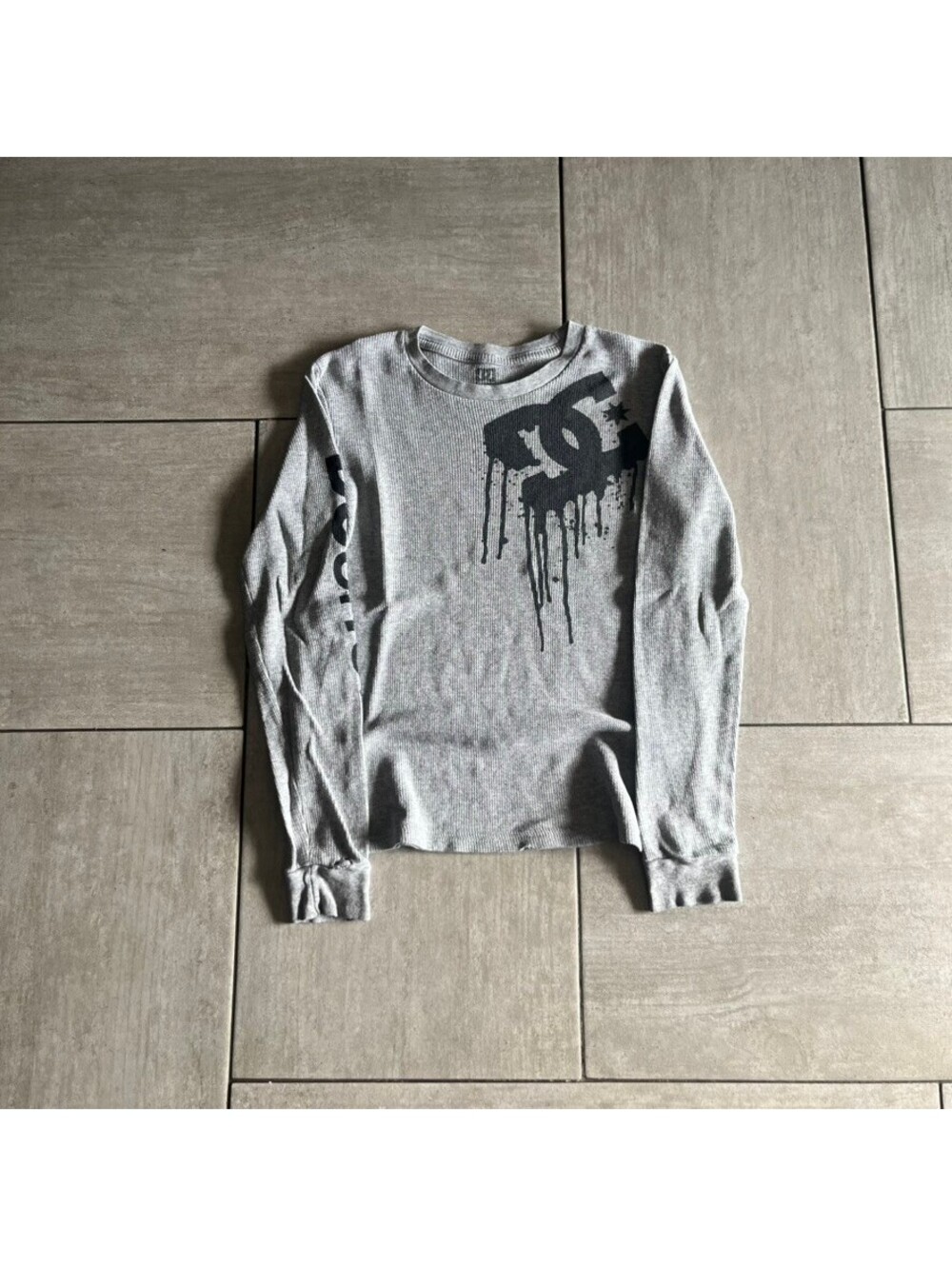 Y2K DC Shoes Long Sleeve Thermal Shirt with Logo Print Size XXS
